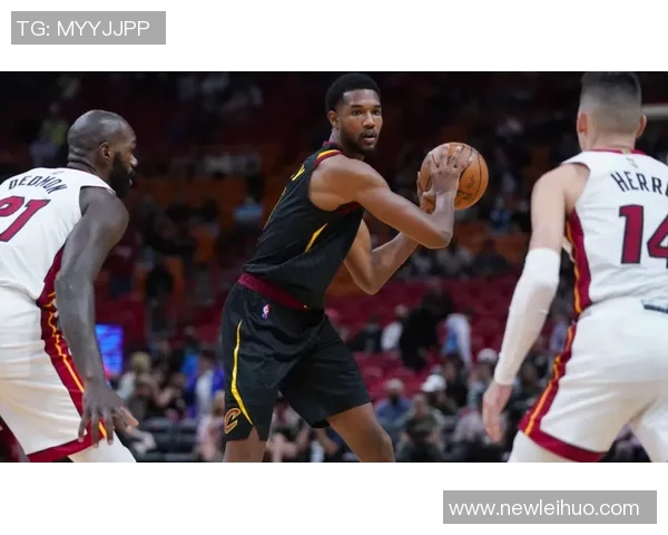 高炮台莫布里上半场表现出色贡献10分5板2助1帽三分命中率高达667