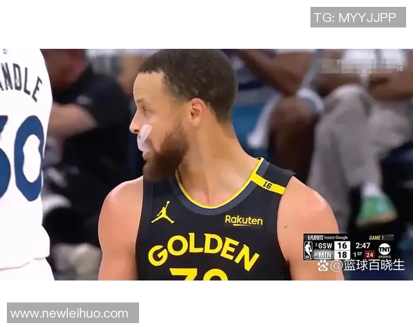 库里中场查看社媒恶评后下半场疯狂发力引发热议 库里中场查看社媒恶评后下半场疯狂发力引发热议