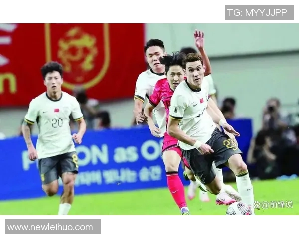 泰国队防守犯规引发争议拜合拉木模仿对手动作表达不满