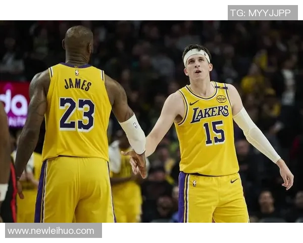 里夫斯回忆外婆因詹姆斯吼他而生气自曝母亲更严厉让人印象深刻 里夫斯回忆外婆因詹姆斯吼他而生气自曝母亲更严厉让人印象深刻