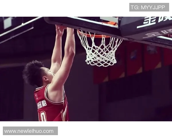 刘泽一表现亮眼尽管罚球不佳依然贡献13分6板4助攻2盖帽助力球队奋战